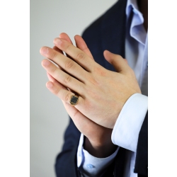 Bague homme pavé en or rose 18 carats rectangulaire en diamants noirs  2