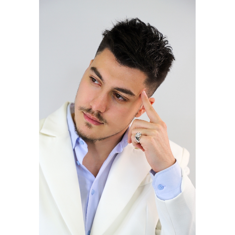 Chevalière homme carrée avec pavé de diamants et or blanc 18k