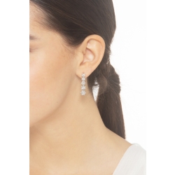 Boucles d'oreilles en or blanc 18k modèle illusion avec 5 fleurs 2