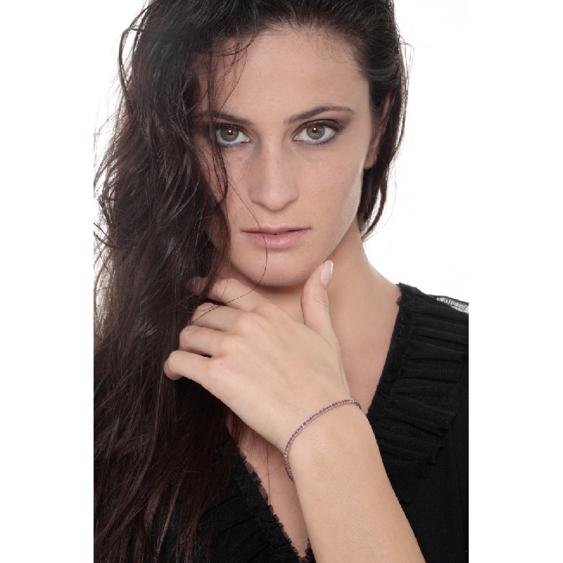 Bracelet Tennis en or blanc 18k serti de rubis taille brillant