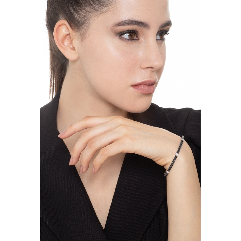 Bracelet tennis en or blanc 18k diamants noirs alternés avec des diamant