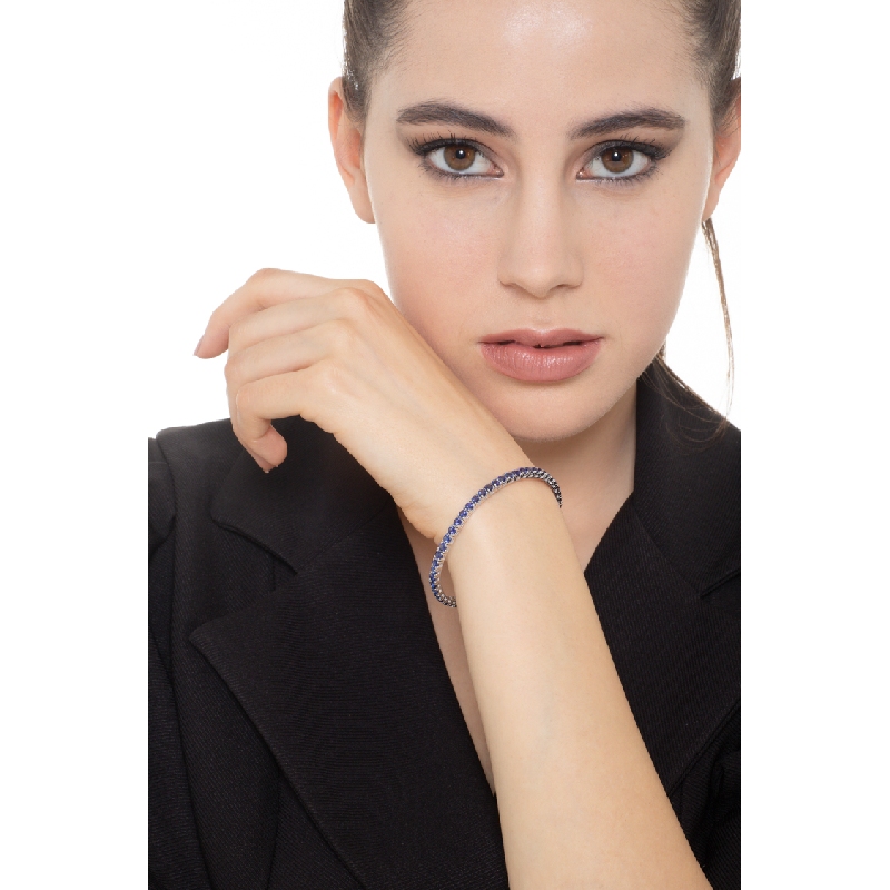 Bracelet tennis avec saphirs bleus en or blanc 18k 