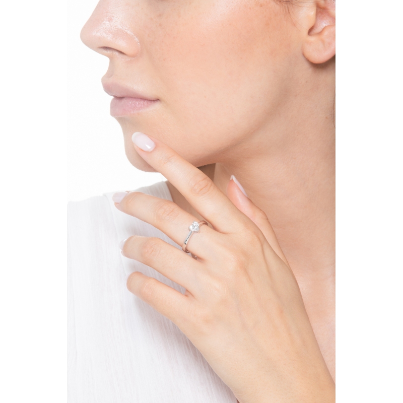 Bague diamant taille cœur 0,70 ct GIA en or blanc 18k