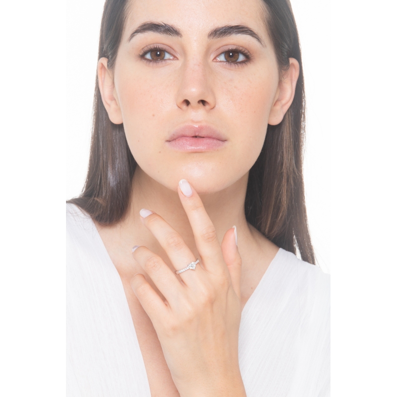 Bague avec diamant à cœur 0,70 ct GIA en or blanc 750