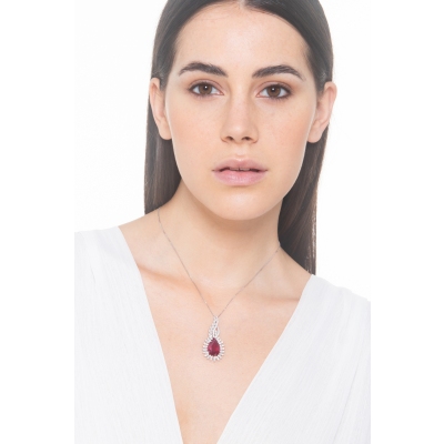 Collier en or blanc 18k avec rubis taille poire et diamants