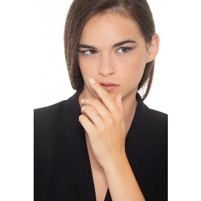 Bague alliance en or blanc 18k avec diamants