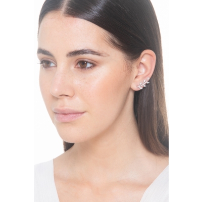 Boucles d'oreilles design en or blanc 18 carats avec diamants