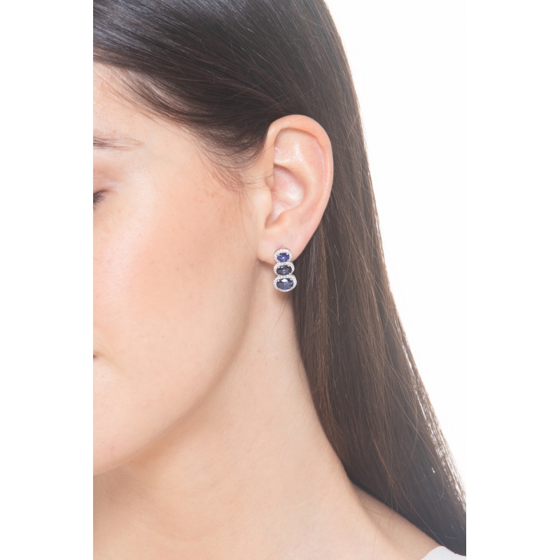 Boucles d'oreilles or blanc 18k avec saphirs ovales et diamants 