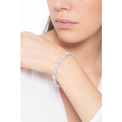 Bracelet design en or blanc 18 carats avec des diamants