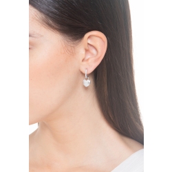 Boucles d'oreilles en or blanc 18 ct avec pendentif cœur en diamants 2