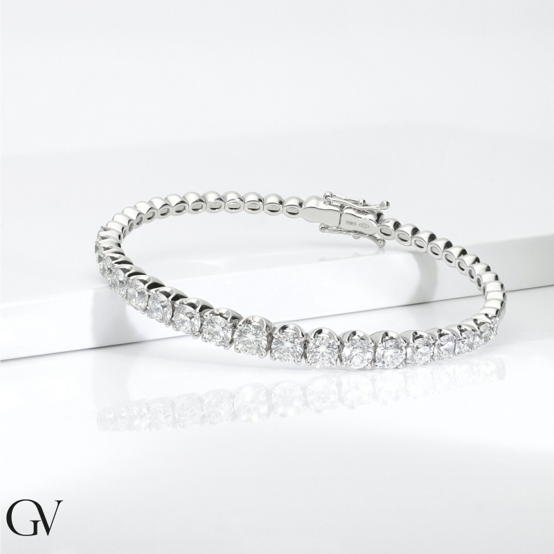 Bracelet semi-rigide femme en or blanc 18 carats avec diamants 