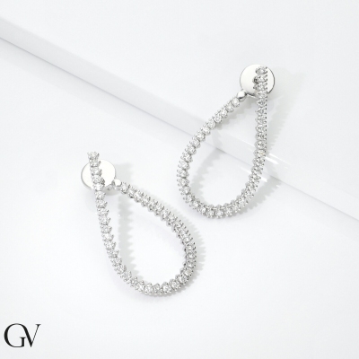 Boucles d'oreilles en or blanc 18k avec diamants 