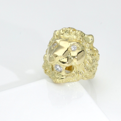 Bague tête de lion en or jaune avec zircons