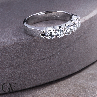 Demi alliance à 5 diamants 1.00 ct en or blanc 750