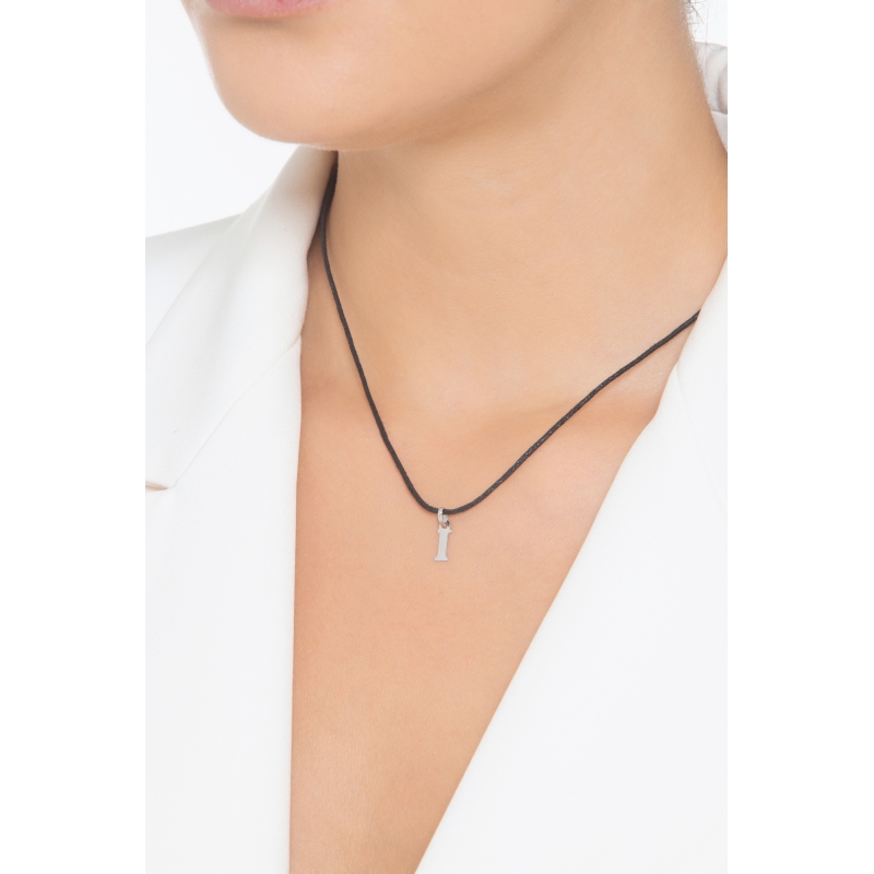 Pendentif avec lettre initiale I en majuscule en or blanc 18K