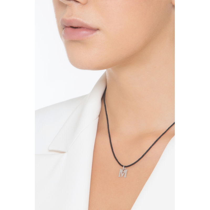 Pendentif lettre M en Or blanc 18 carats