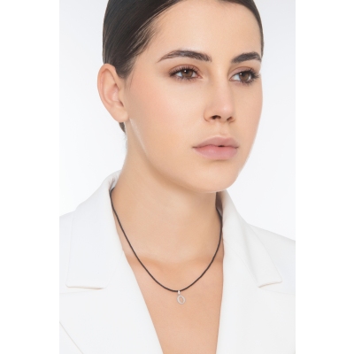 Pendentif avec initiale O Or blanc 18 carats