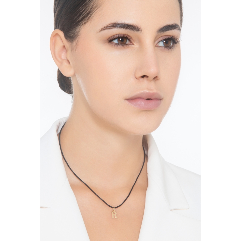 Pendentif avec lettre initiale  R