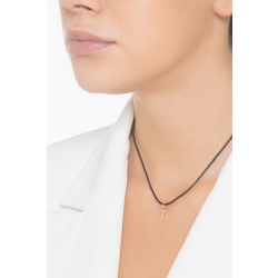 Pendentif avec lettre initiale T 2