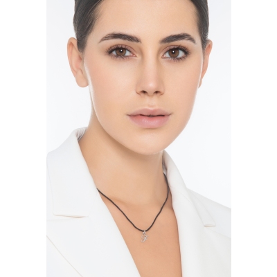 Pendentif avec lettre initiale F