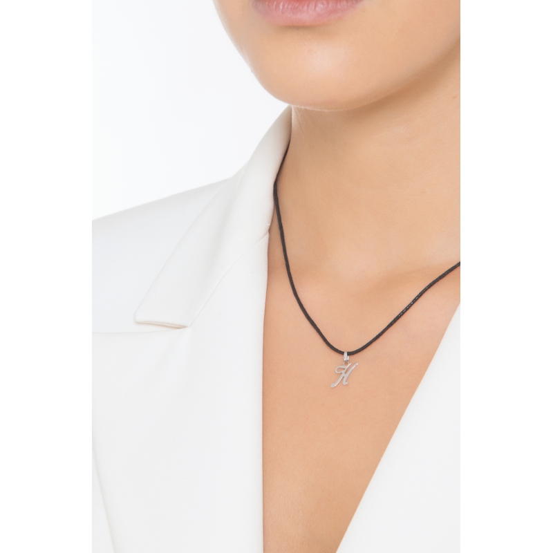 Pendentif initiale H en italique en or blanc 18 carats