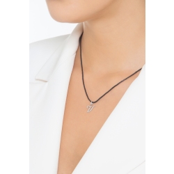 Pendentif avec la lettre V 2