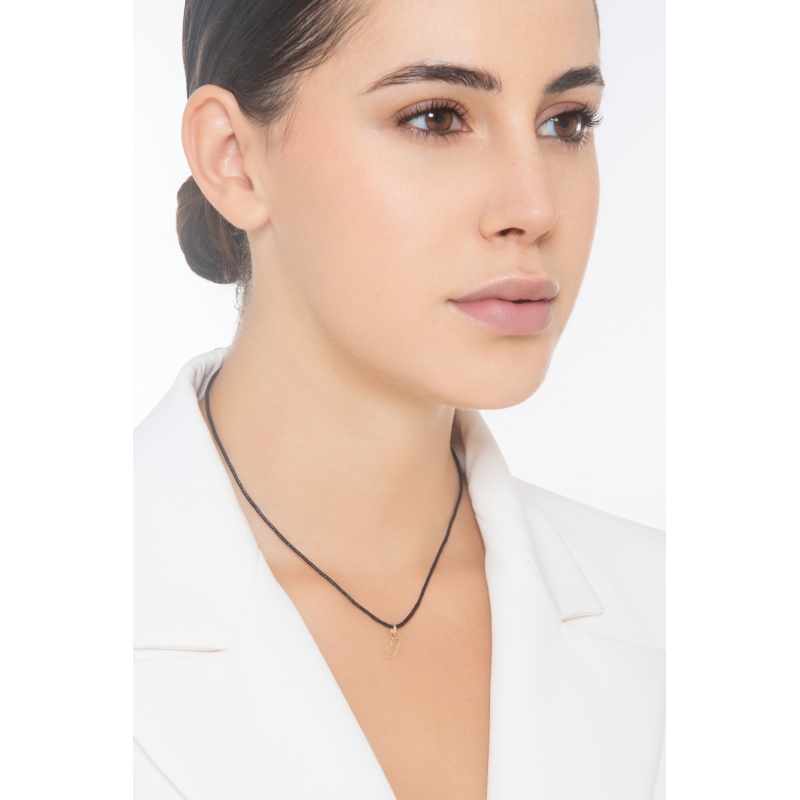 Pendentif avec initiale I