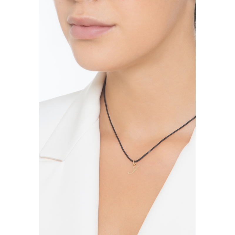 Pendentif avec initiale I