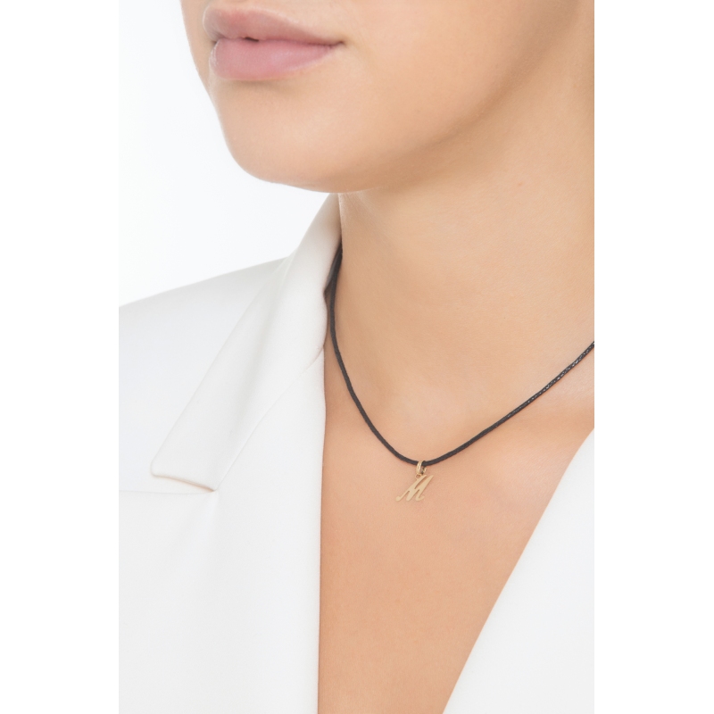 Pendentif avec initiale M en italique en or jaune 18k