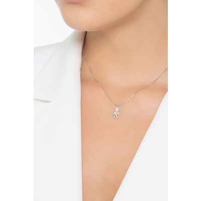 Collier avec pendentif garçon en or blanc 18k en diamants