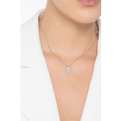 Collier en or blanc 18k avec pendentif petite fille en diamants  2