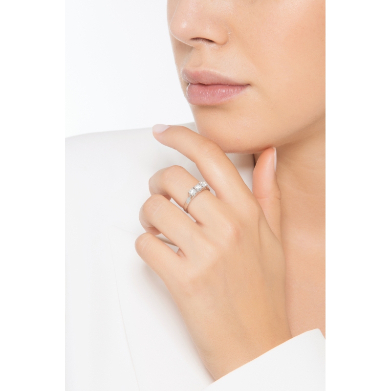 Bague trilogie avec diamants 0.75 ct en or blanc 18k