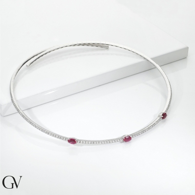 Choker  collier en or blanc avec rubis et diamants