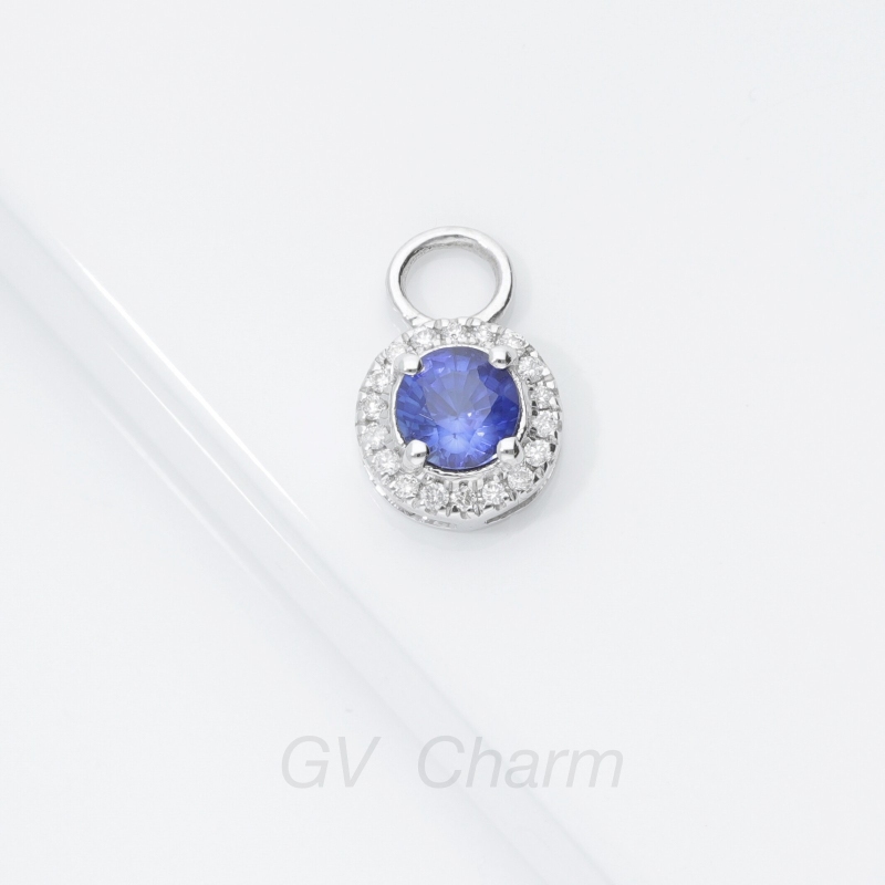 Charm halo en or blanc 18 carats avec saphir bleu