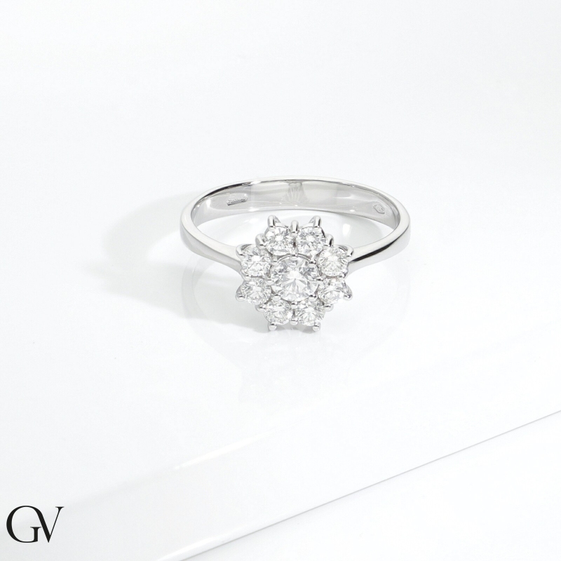 Bague halo en forme de fleur avec diamant central 0,25