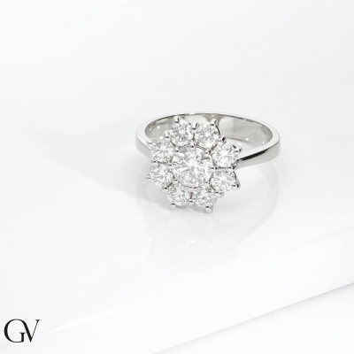 Bague à fleur halo avec diamant central CT0.70 or 18k