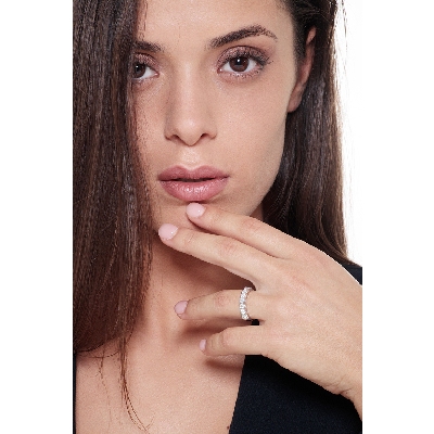 Bague demi tour à 7 diamants 0.90 ct en or blanc 18k