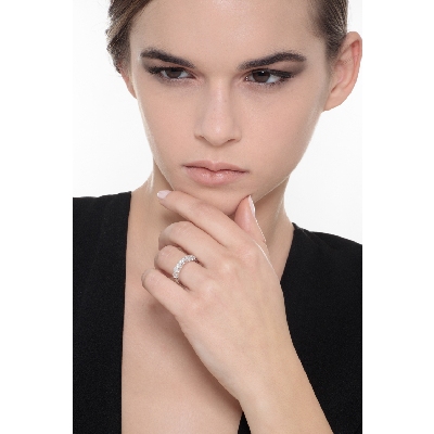 Demi alliance à 7 diamants 1.20 ct or blanc 18k