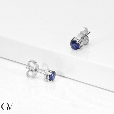 Boucles d'oreilles avec saphirs bleus