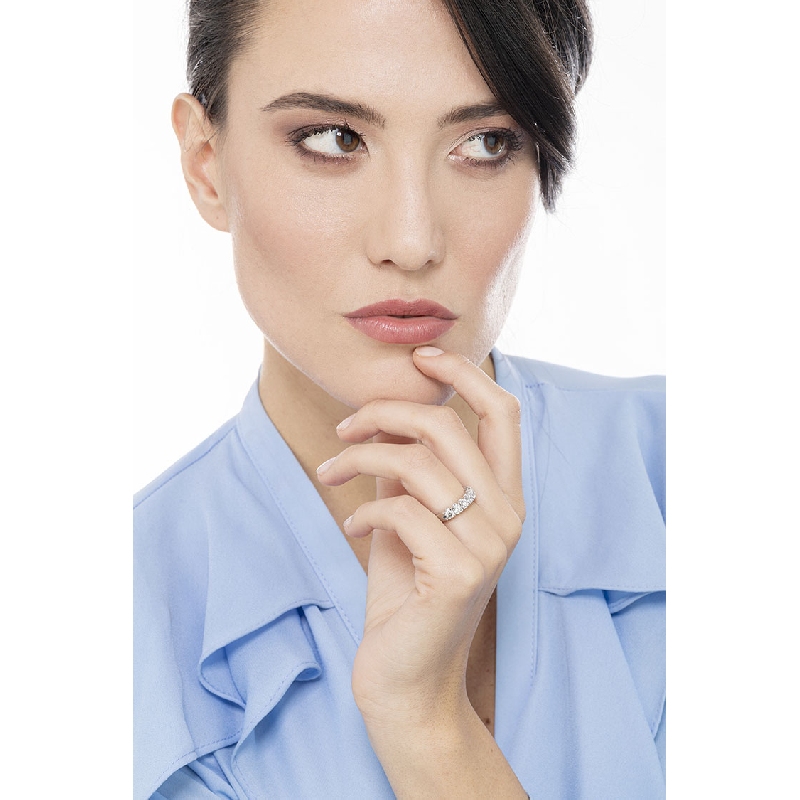 Alliance demi tour en or blanc 18k avec 7 diamants 1.40 ct