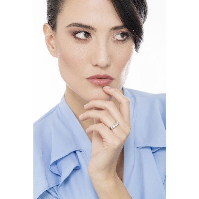 Alliance demi tour en or blanc 18k avec 7 diamants 1.40 ct