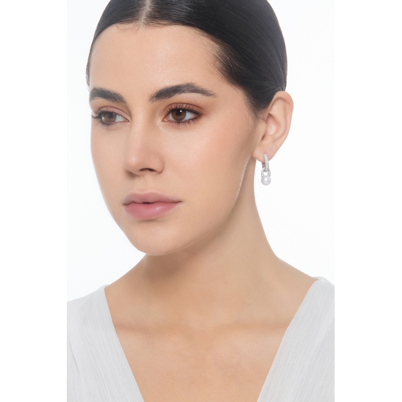 Boucles d'oreilles en or blanc avec perles et diamants 