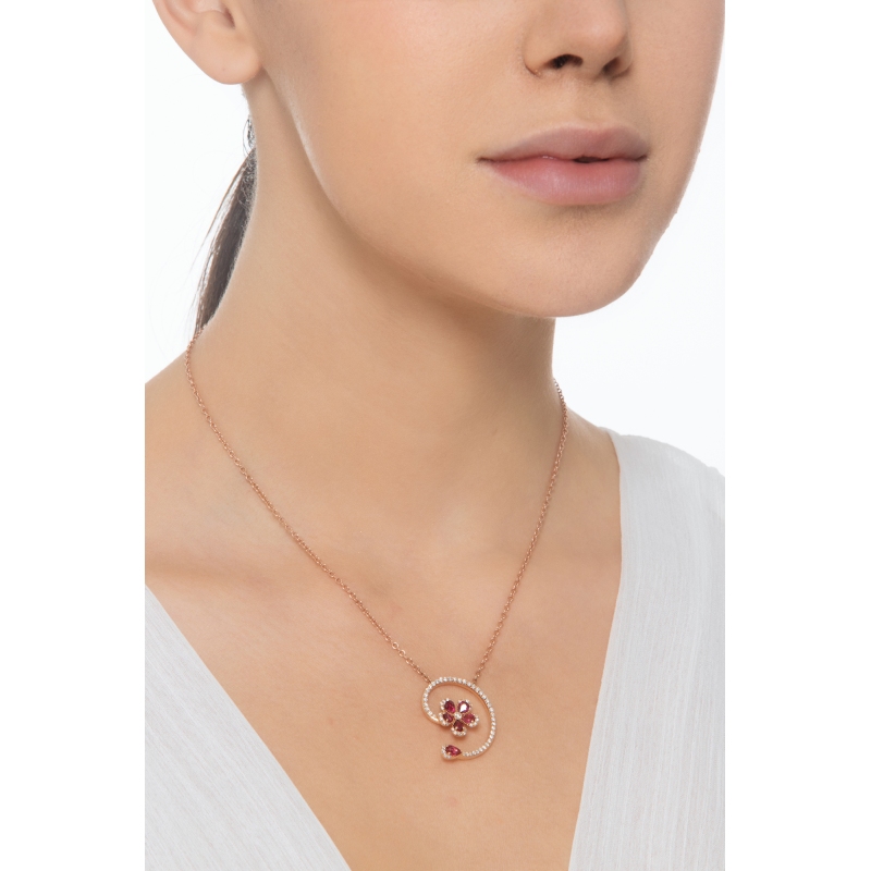 Collier en or rose 18k avec fleur en rubis