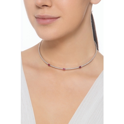 Choker  collier en or blanc avec rubis et diamants