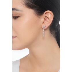 Boucles d'oreilles pendantes en or blanc 18k et diamants 2