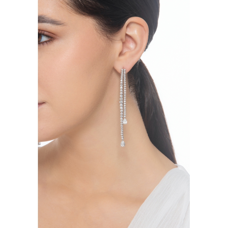 Boucles d'oreilles pendantes en or blanc 18 carats es diamants taille poire GIA