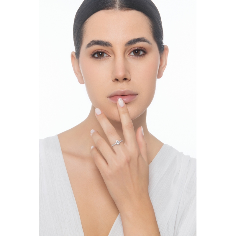 Bague avec diamant taille cœur 0,50 ct GIA en or blanc 18k