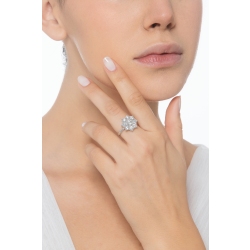 Bague halo fleur en or blanc 750 avec diamant central 2