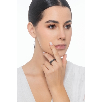 Bague d'éternité en or blanc 750 avec diamants noirs