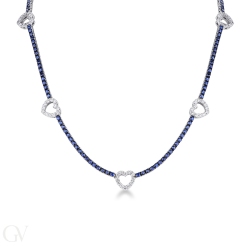 Collier tennis en or blanc 18k avec saphirs bleus et cœurs